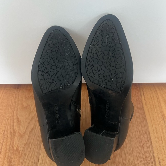 Calvin Klein black leather ankle bootie size 6.5 - Picture 4 of 9